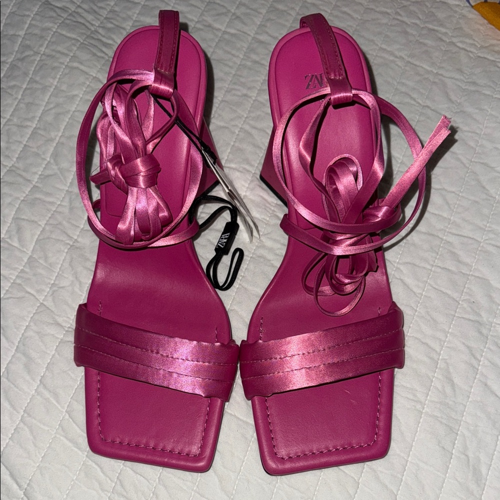 Zara Women's Fuchsia Strappy Sandals